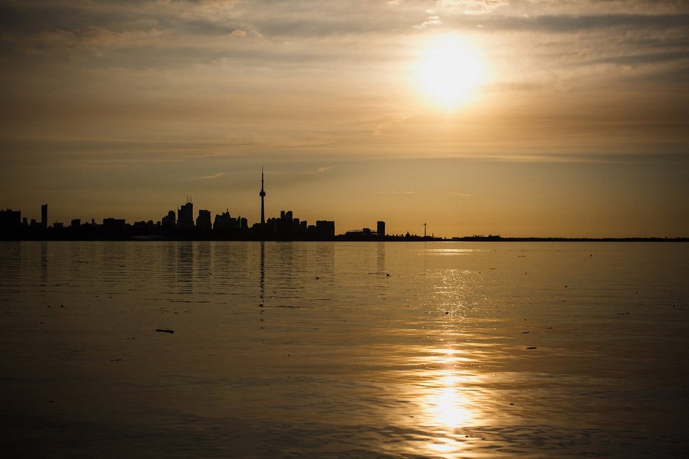 engagement-photos-Toronto-Danijelaweddings-beach-sunrise001.JPG