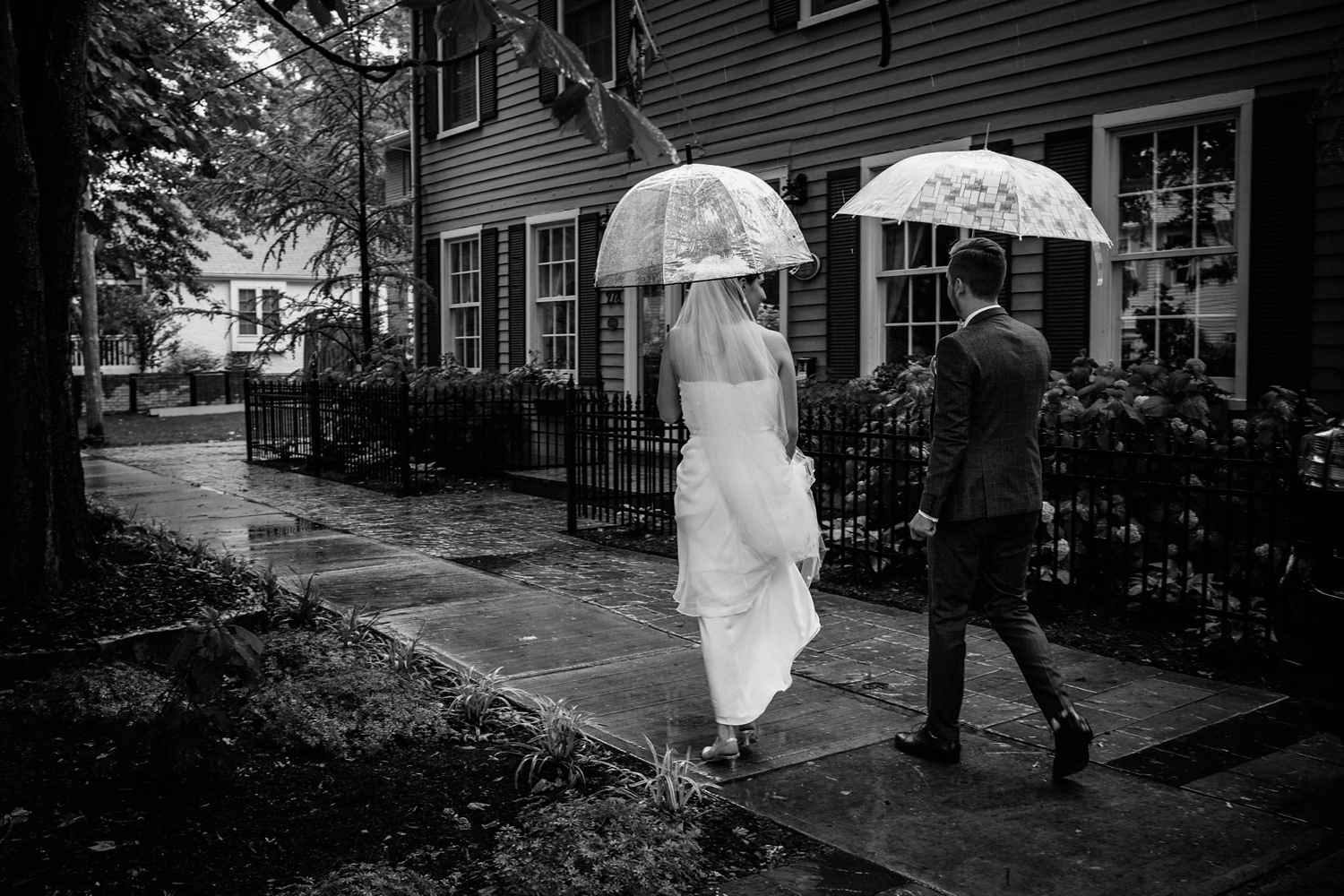 Kurtz-orchard-wedding-photos-danijelaweddings-rainy-romantic018.JPG