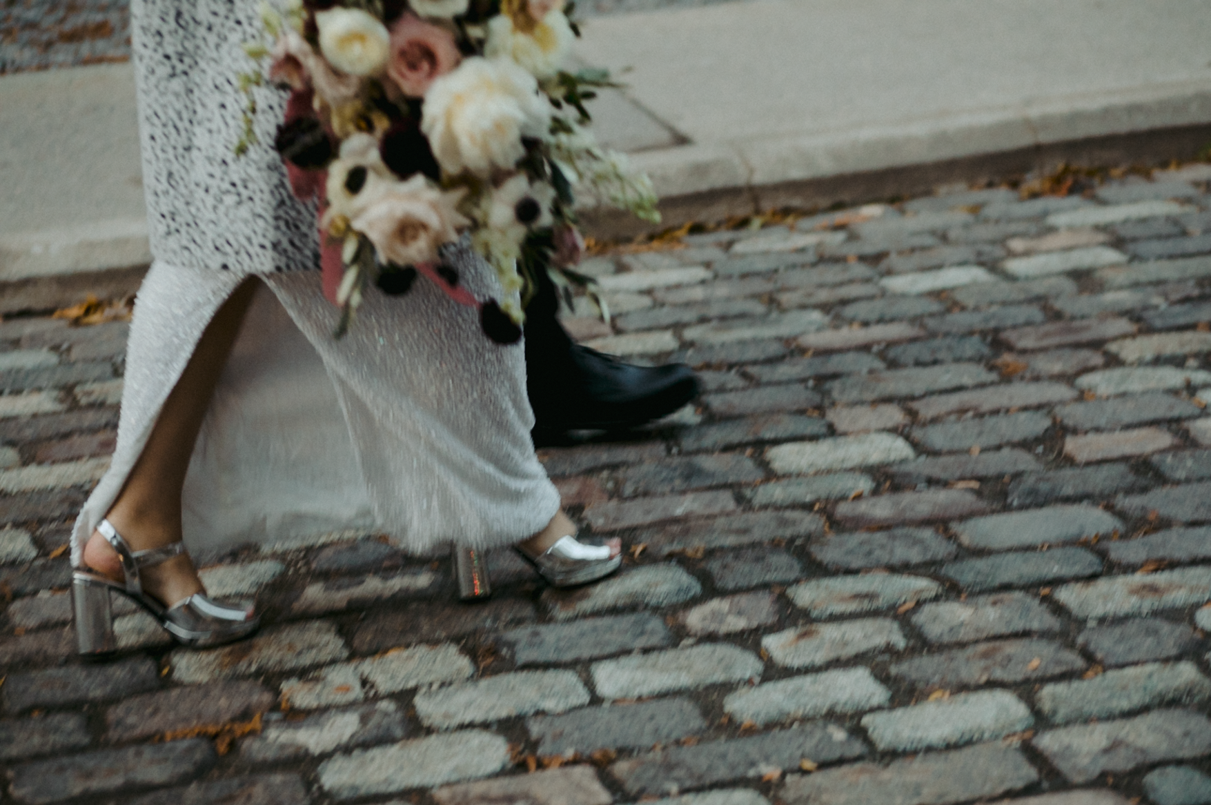 TorontoWeddingPhotographer-DanijelaWeddings-wedding-Toronto-destination-intimate-06a.png