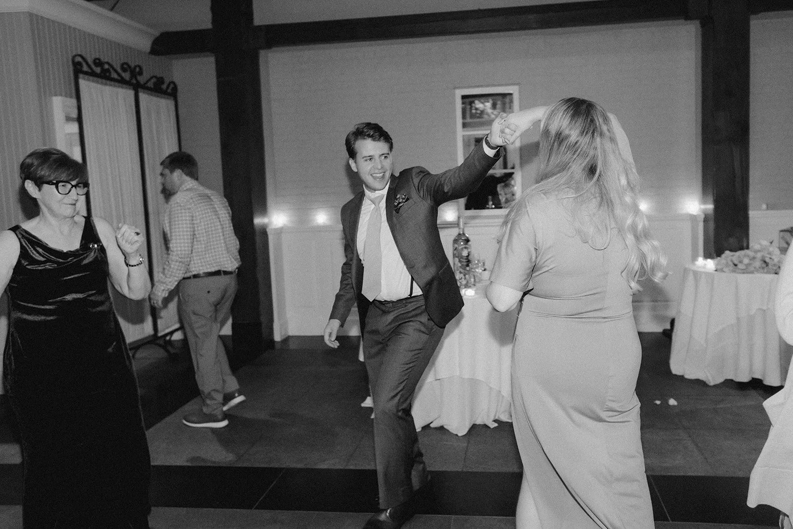 22-0924-DanijelaWeddings-DanijelaGorley-NYC-LeighLazar-wedding-220.JPG