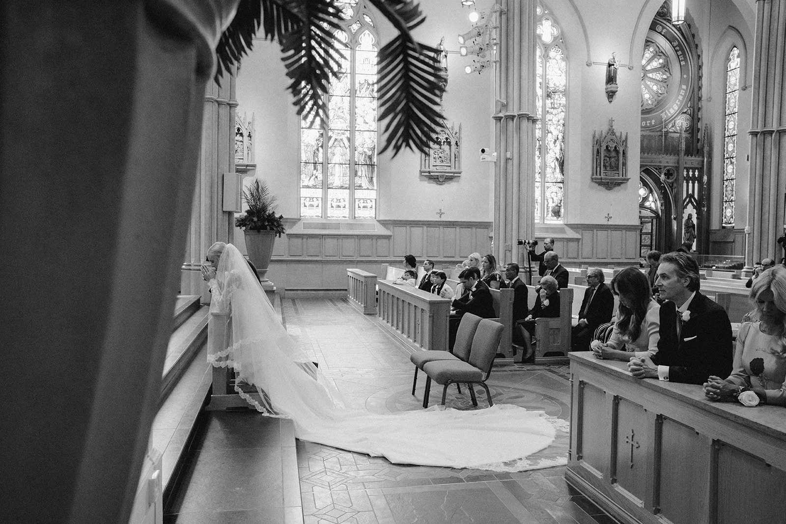 22-0910-DanijelaWeddings-DanijelaGorley-ROM-Estelle&Andrew-wedding-075.JPG