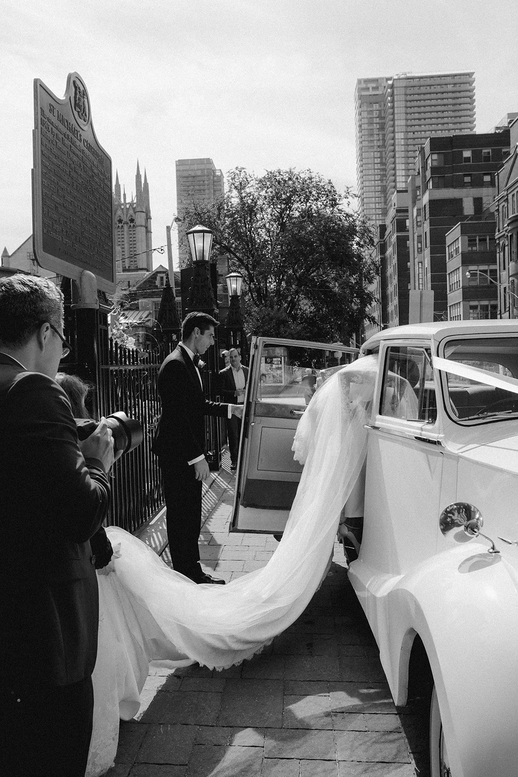 22-0910-DanijelaWeddings-DanijelaGorley-ROM-Estelle&Andrew-wedding-094.JPG