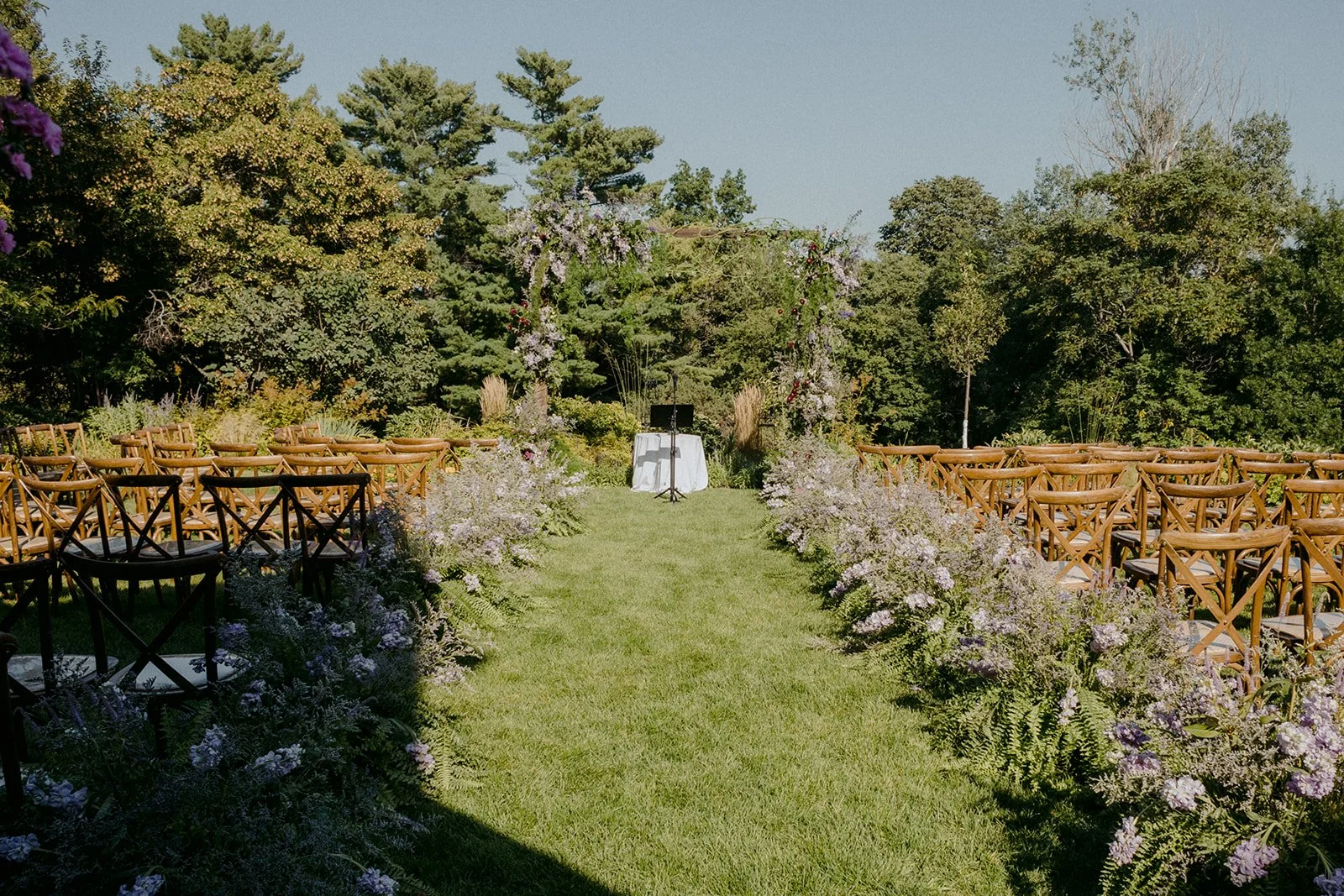 22-0920-DanijelaWeddings-DanijelaGorley-MountBruno-Montreal-EmmaMolsonFredVennat-wedding-054.JPG