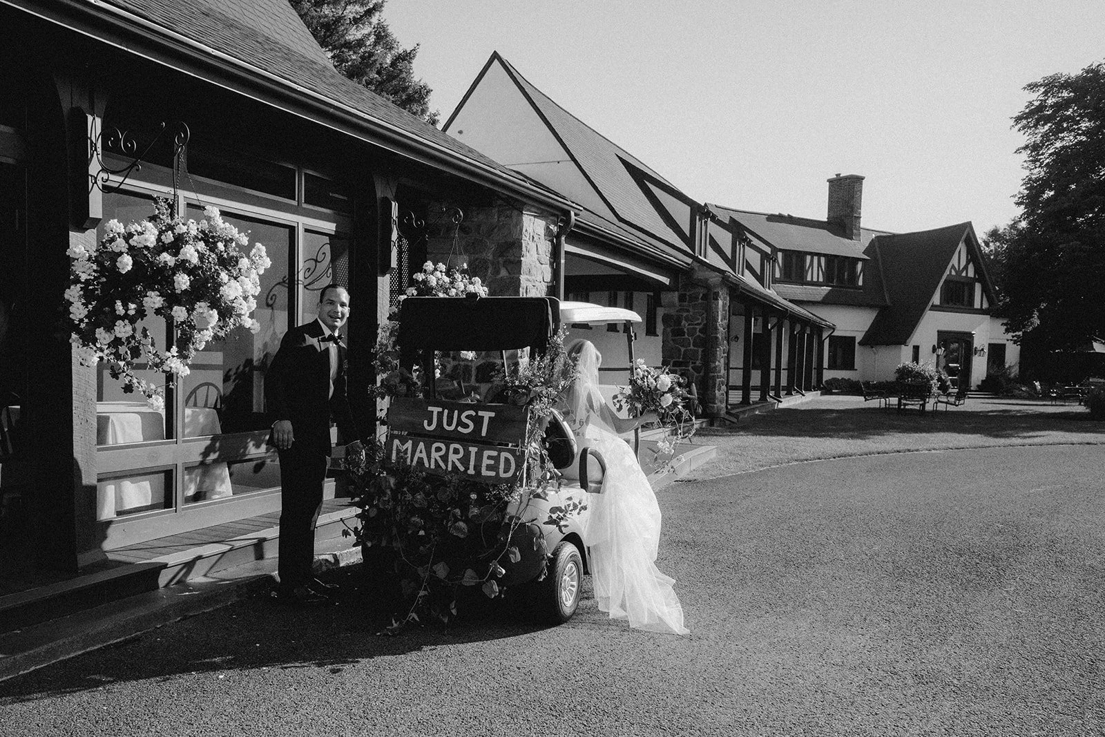 22-0920-DanijelaWeddings-DanijelaGorley-MountBruno-Montreal-EmmaMolsonFredVennat-wedding-089.JPG