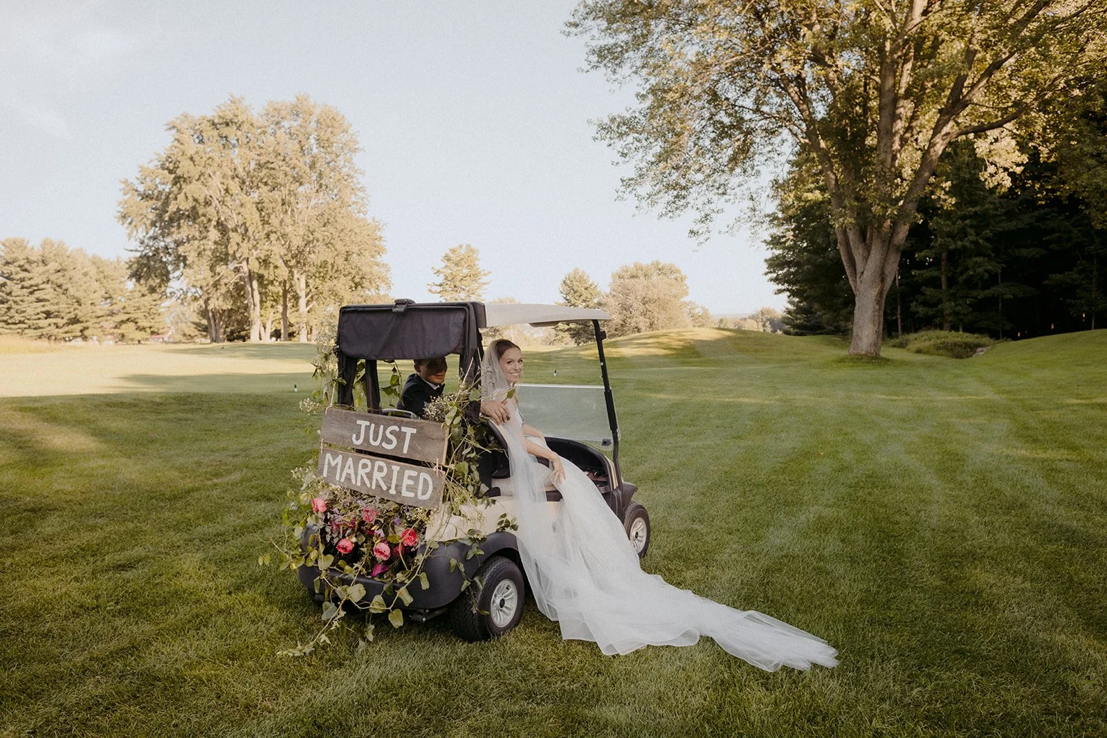 22-0920-DanijelaWeddings-DanijelaGorley-MountBruno-Montreal-EmmaMolsonFredVennat-wedding-106.JPG