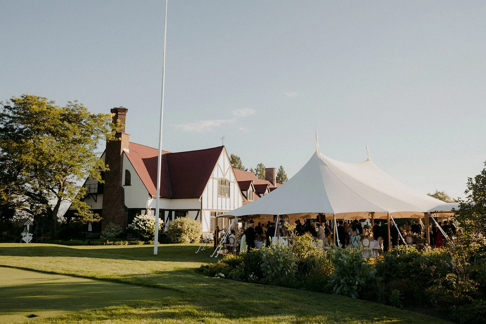 22-0920-DanijelaWeddings-DanijelaGorley-MountBruno-Montreal-EmmaMolsonFredVennat-wedding-127.JPG