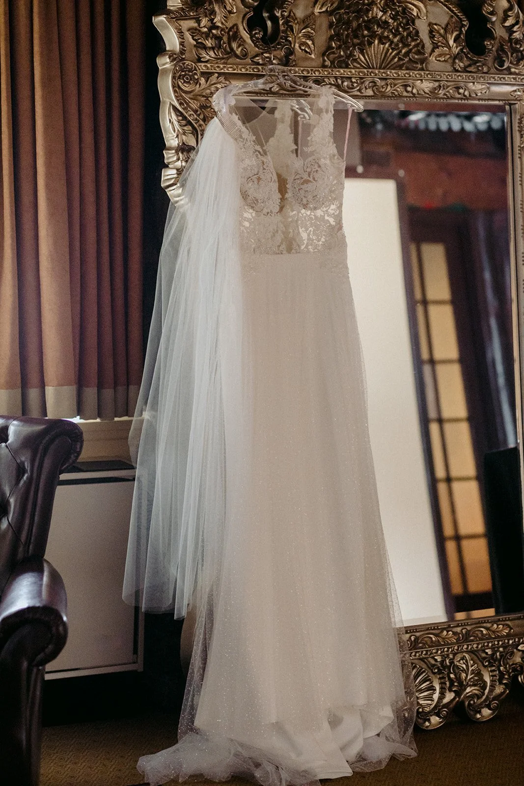 21-1022-DanijelaWeddings-DanijelaGorley-FairmontMontebello-AndreaMitch-wedding-006.JPG