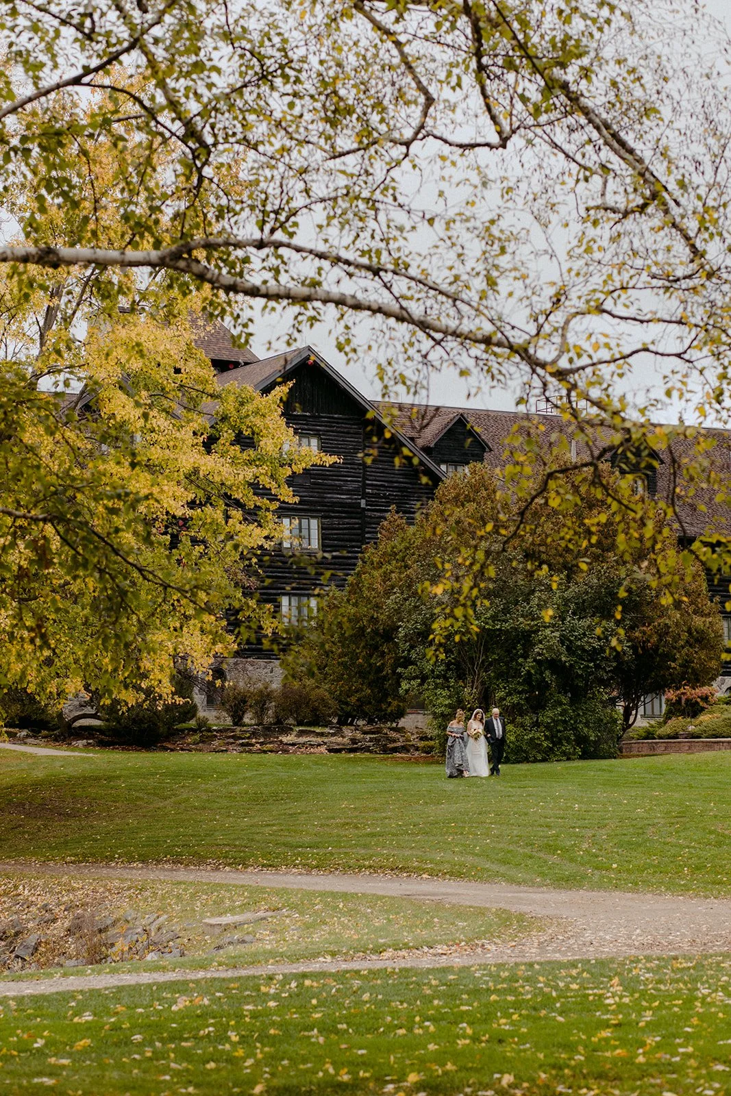 21-1022-DanijelaWeddings-DanijelaGorley-FairmontMontebello-AndreaMitch-wedding-035.JPG
