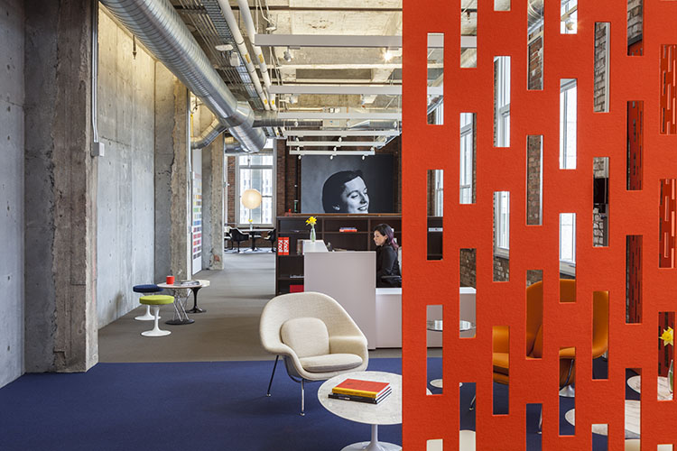 Knoll lobby