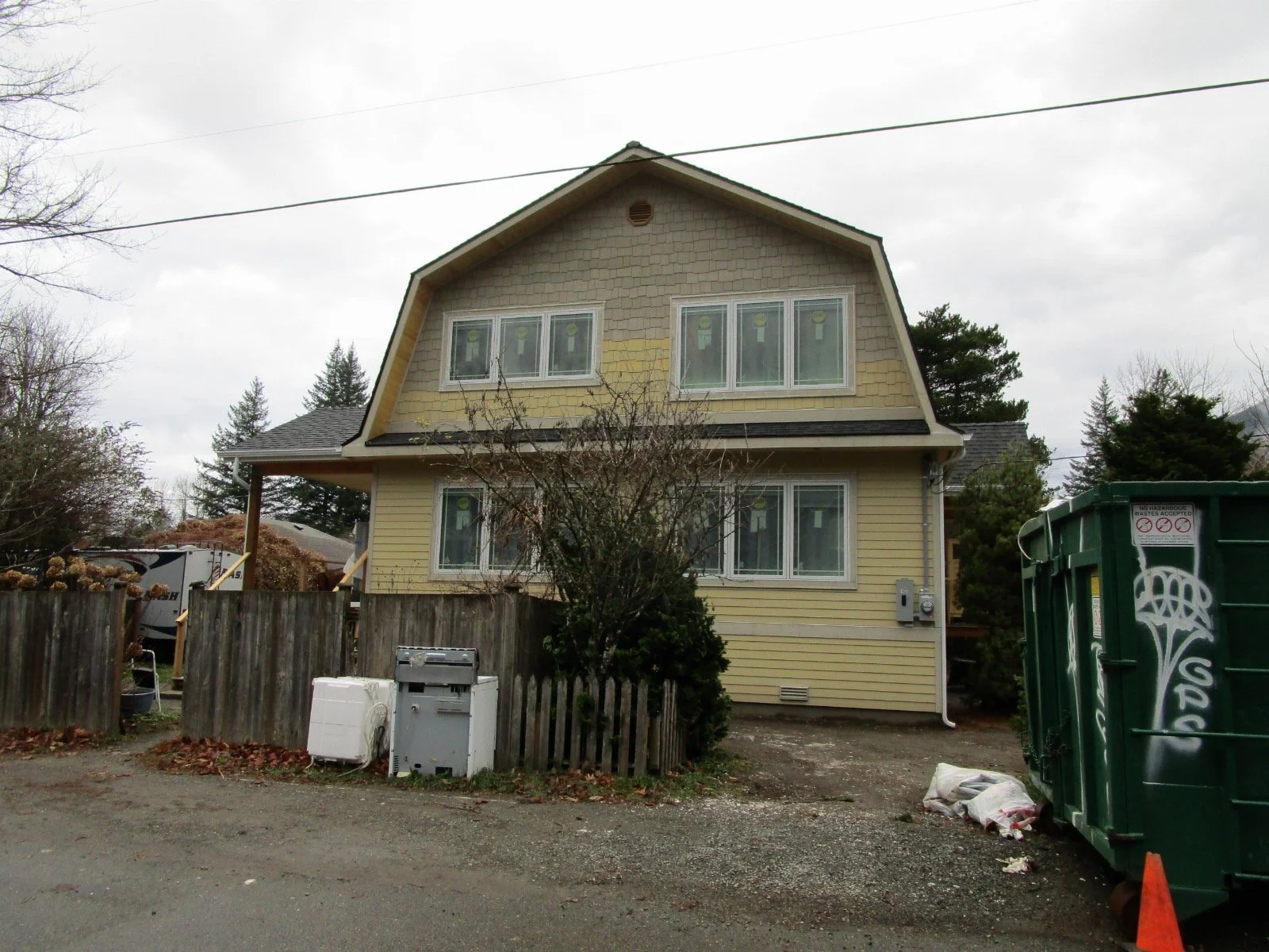 Homeowners wanted a farmhouse look, which the Gambel truss made easy.