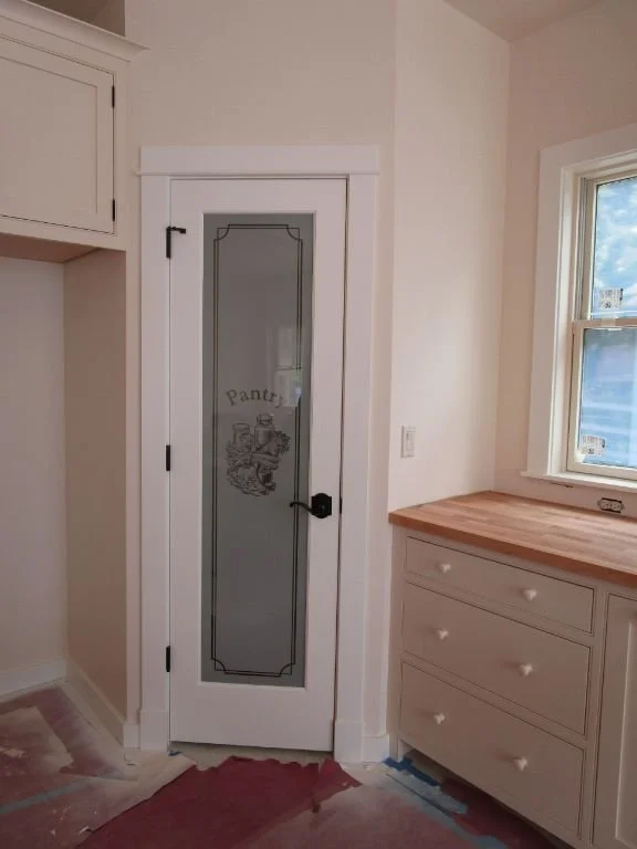 Nice pantry at the corner of the kitchen.