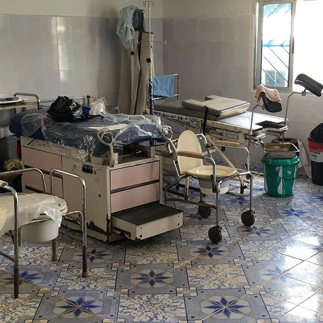 This is the delivery room at Robertsport&rsquo;s hospital. We have now one incubator! CCC is working on fundraising for installation of solar pannels to get electricity to the whole hospital, including the lab room. #loveourpatients #liberia  #hospit