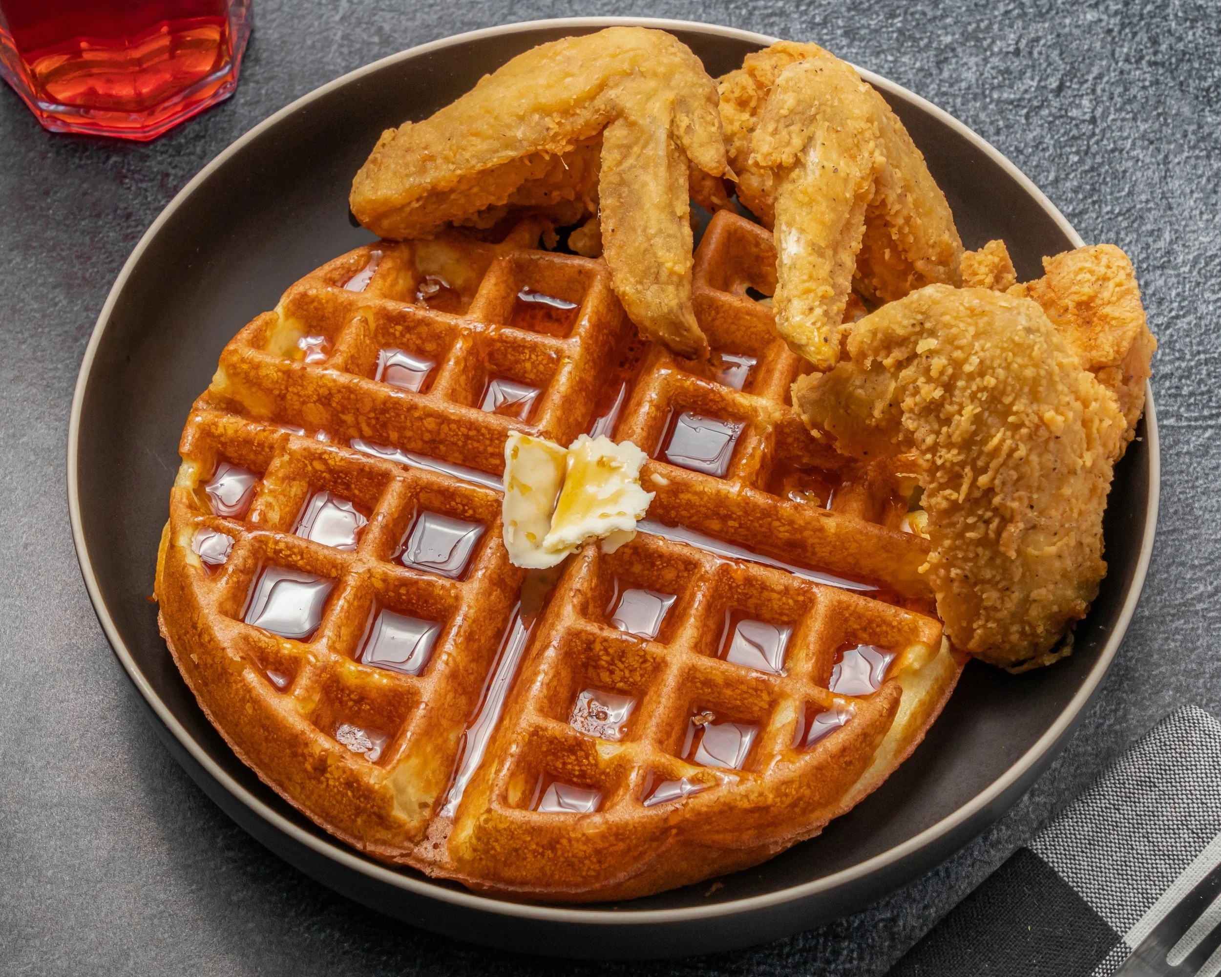 BusyBeeFullMenu3_ChickenAndWaffles3Piece_2880x2304 (1).JPG