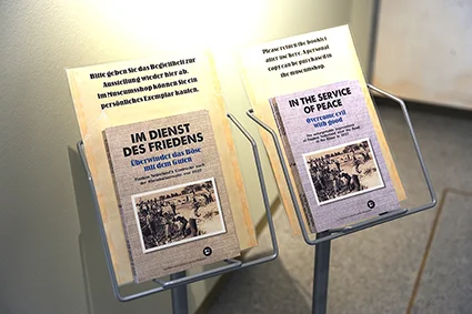 2013 Im Dienste des Friedens in Ausstellung 18.JPG
