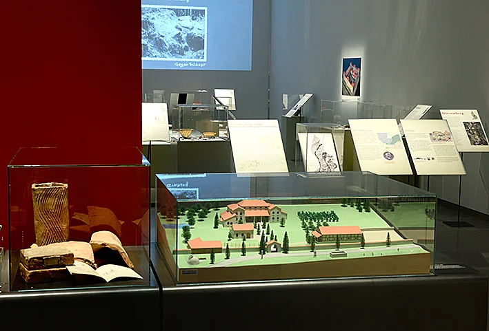 Stadt Land Fluss Blick in Ausstellung  44.JPG