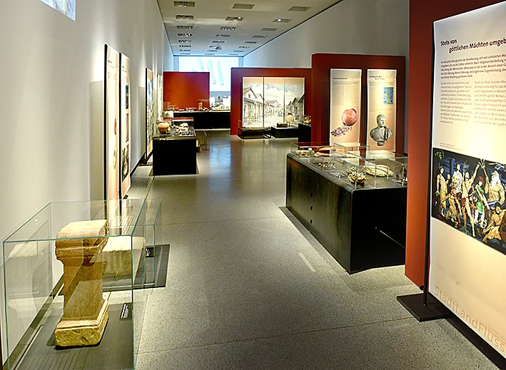 Stadt Land Fluss Blick in Ausstellung  46.JPG