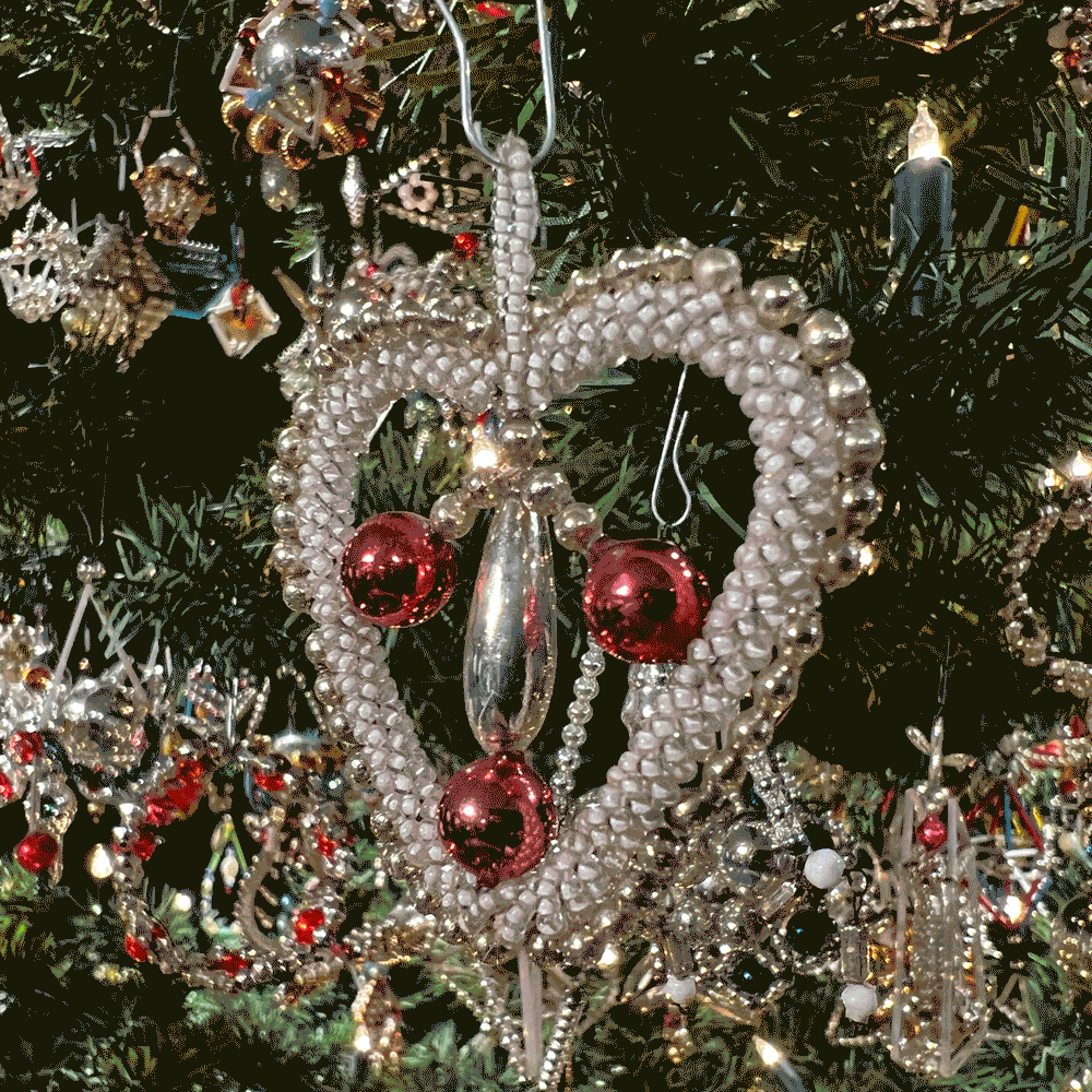 Weihnachtsschmuck_Joseph_Hrncirik_gschart_2024.gif