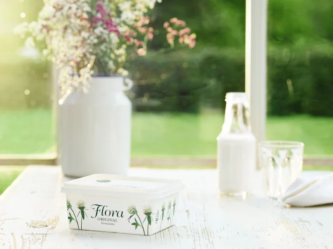 Förpackningsbilder i lantlig miljö åt Flora