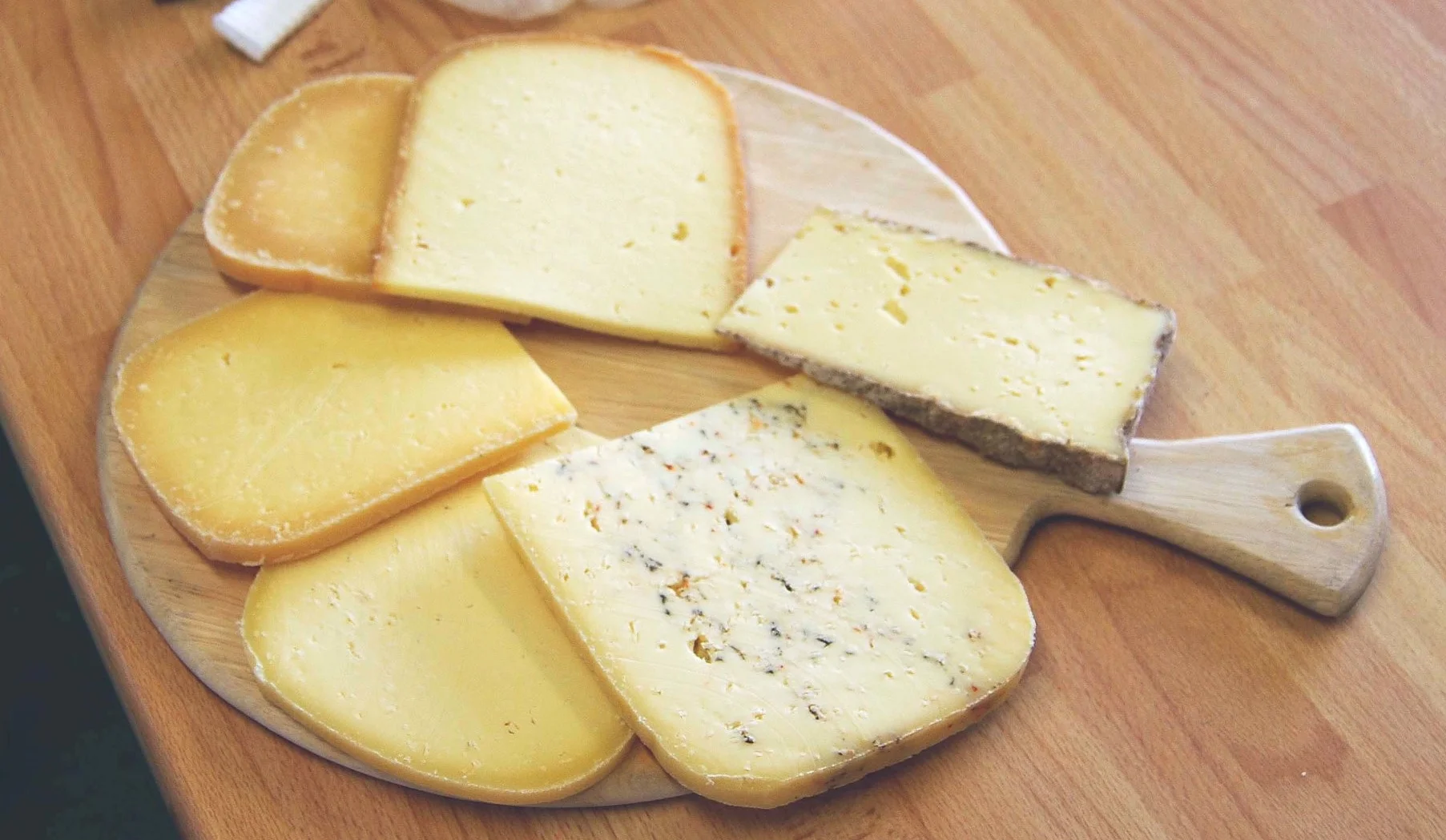 Clockwise from top: Lyburn Lightly Oak Smoked, Stoney Cross, Lyburn Garlic & Nettle, Lyburn Gold, Winchester and Old Winchester