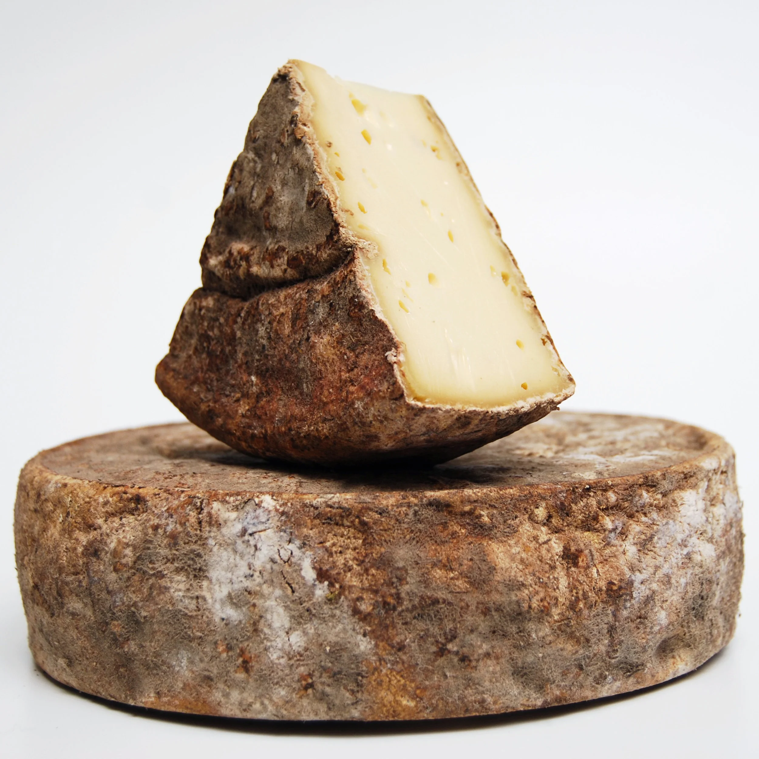 France Cow Tomme Fermier Cremeuse.jpg