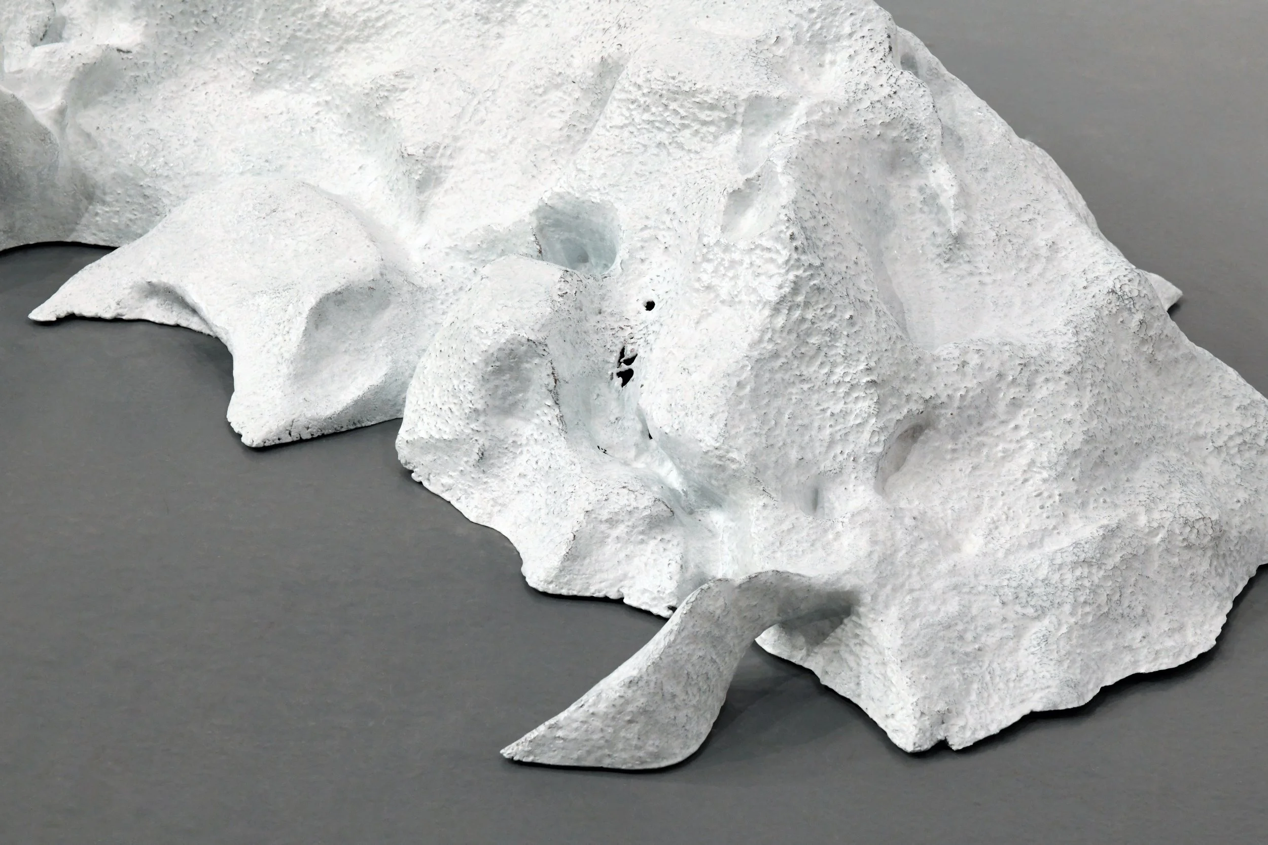 Comme des gouttes qui perlent à la surface par Louis-Charles Dionne