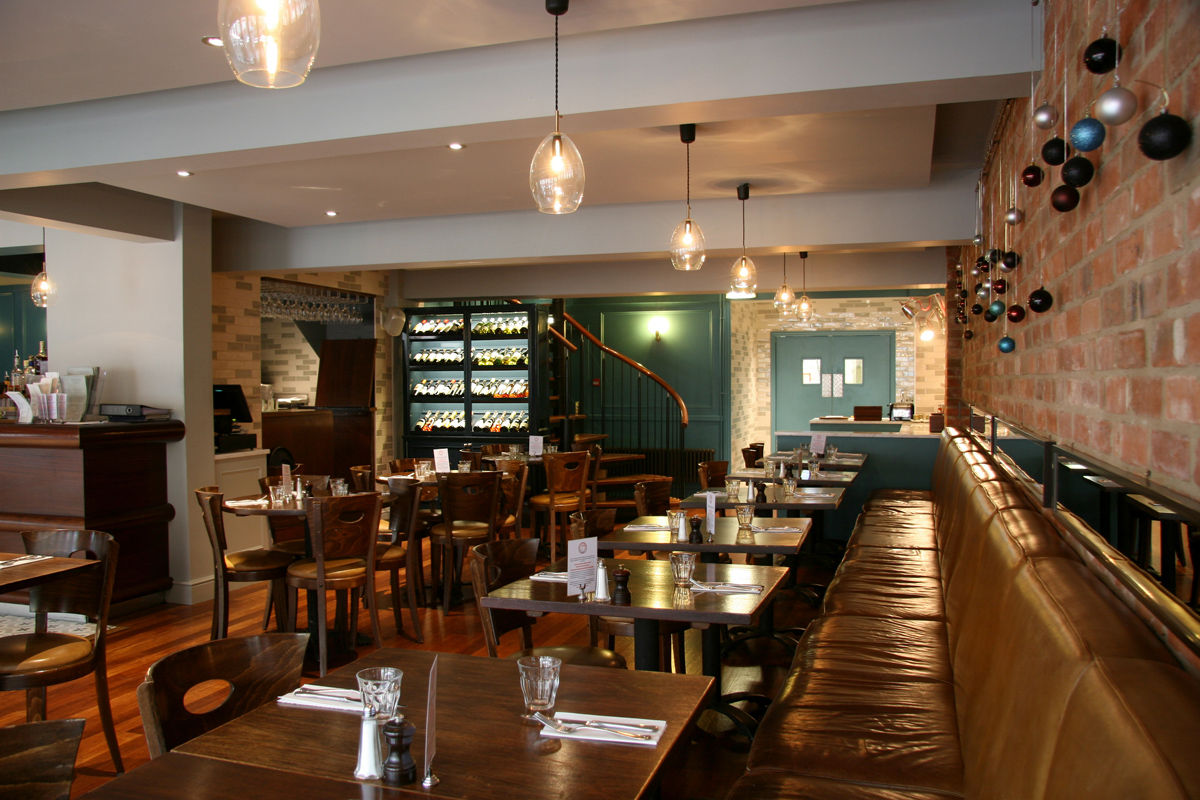 portabello_restaurant_designers_interior_architecture_oxford_rogue_designs_northern_lighting_unika_pendant_2