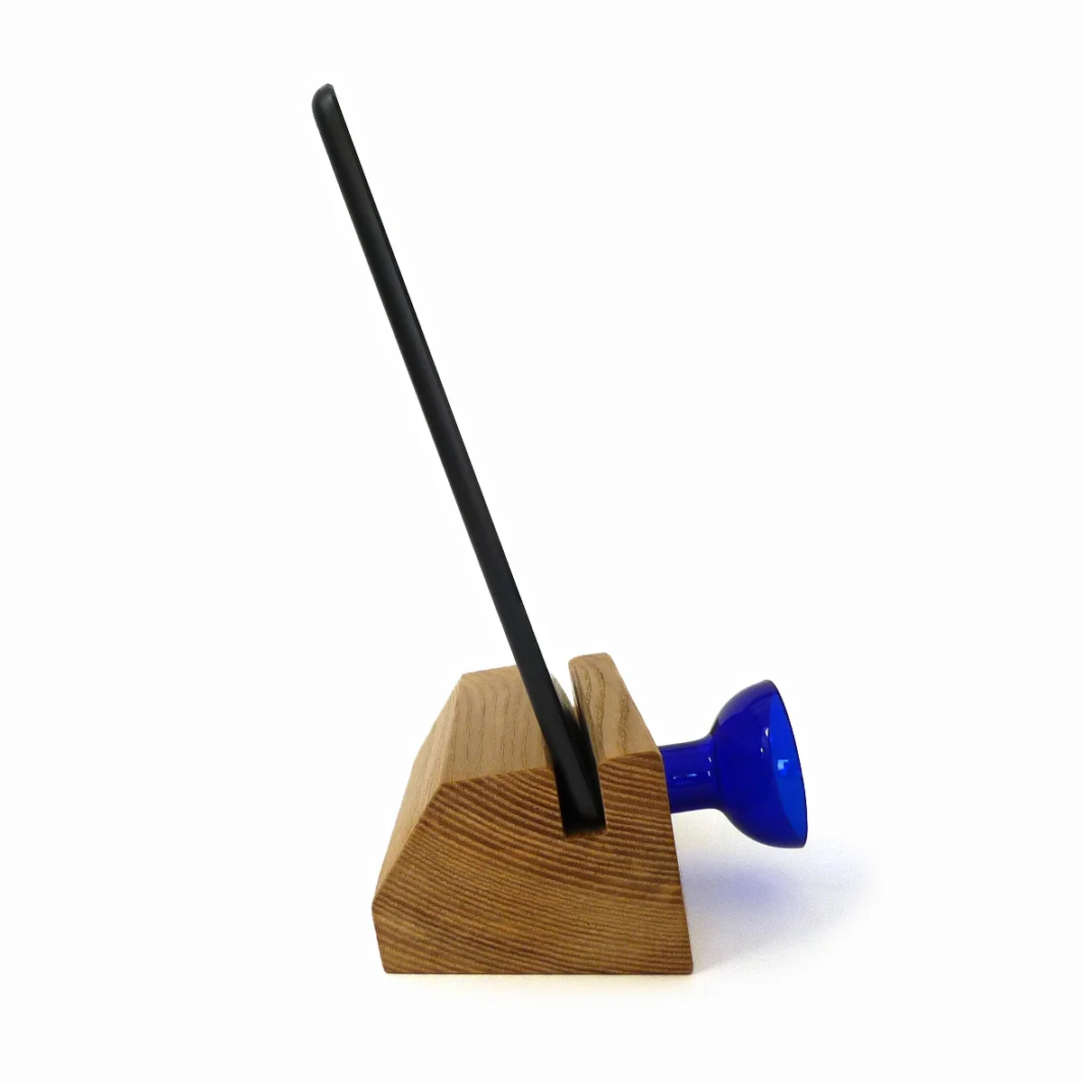 ipad_amp_and_stand_rogue designs_lo_tech_hi_fi_6.jpg