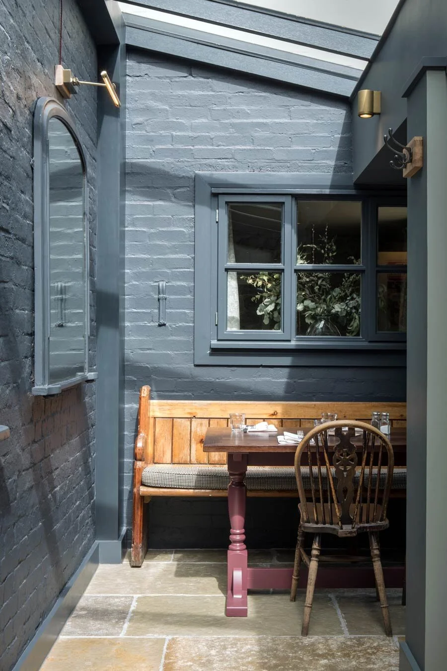 rogue designs oxford perch inn PERCH_DINING_ROOM-0947.jpg