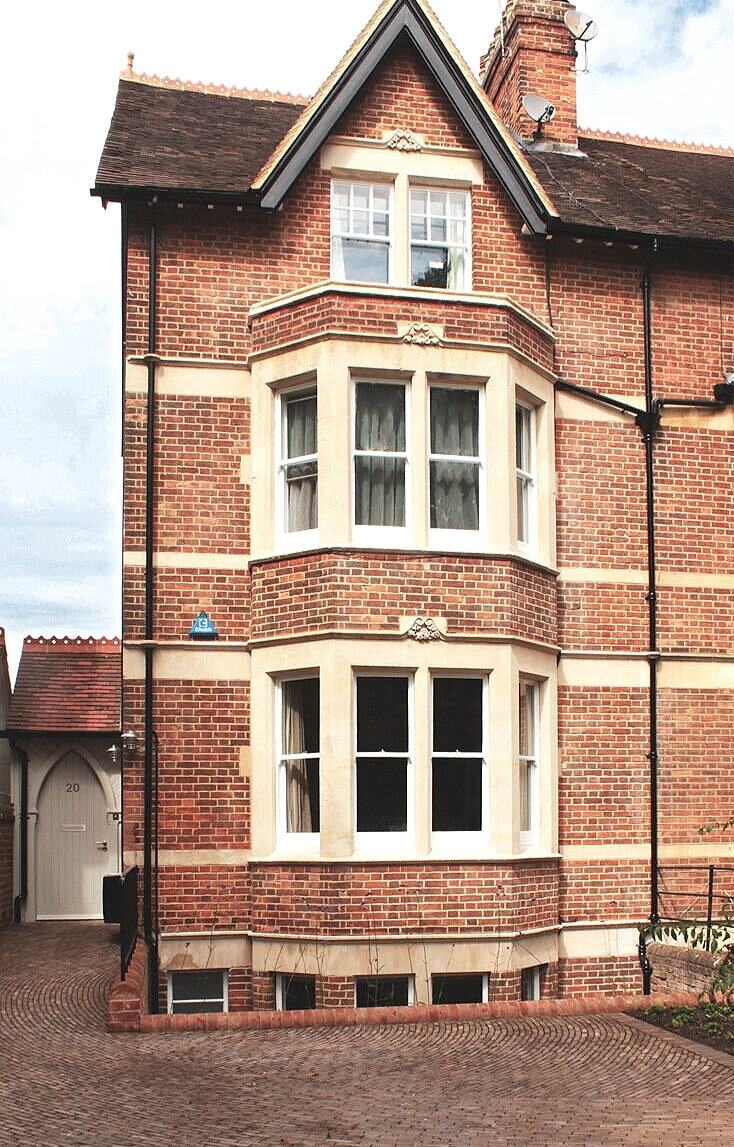 rogue_designs_oxford_bespoke_curved_iron_railings_railing_noth_oxford_conservation_area_interior_architecture_landscaping.jpg