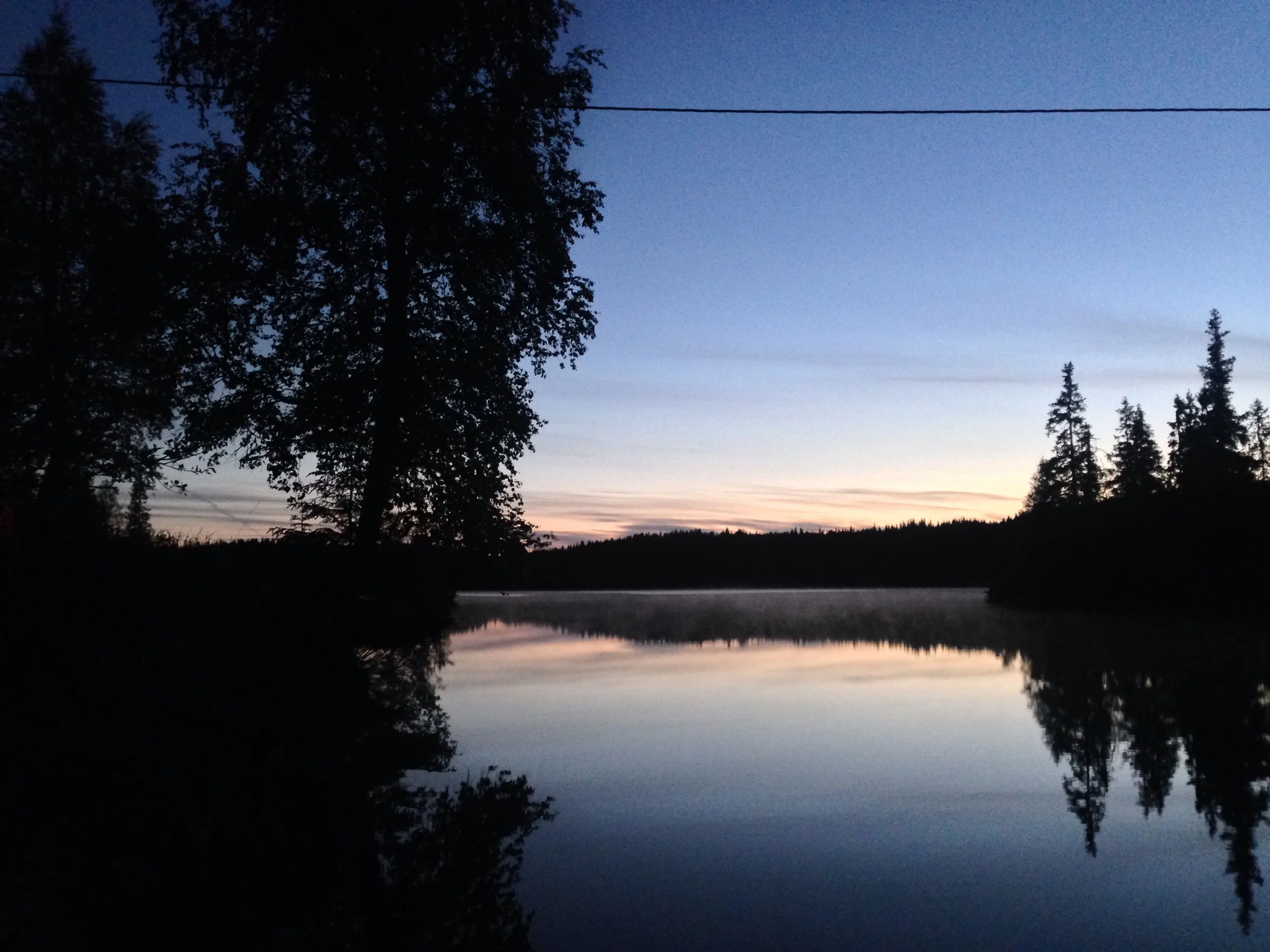 Flere av vannene hadde flott alvedans i natt. Her fra Katnosa.