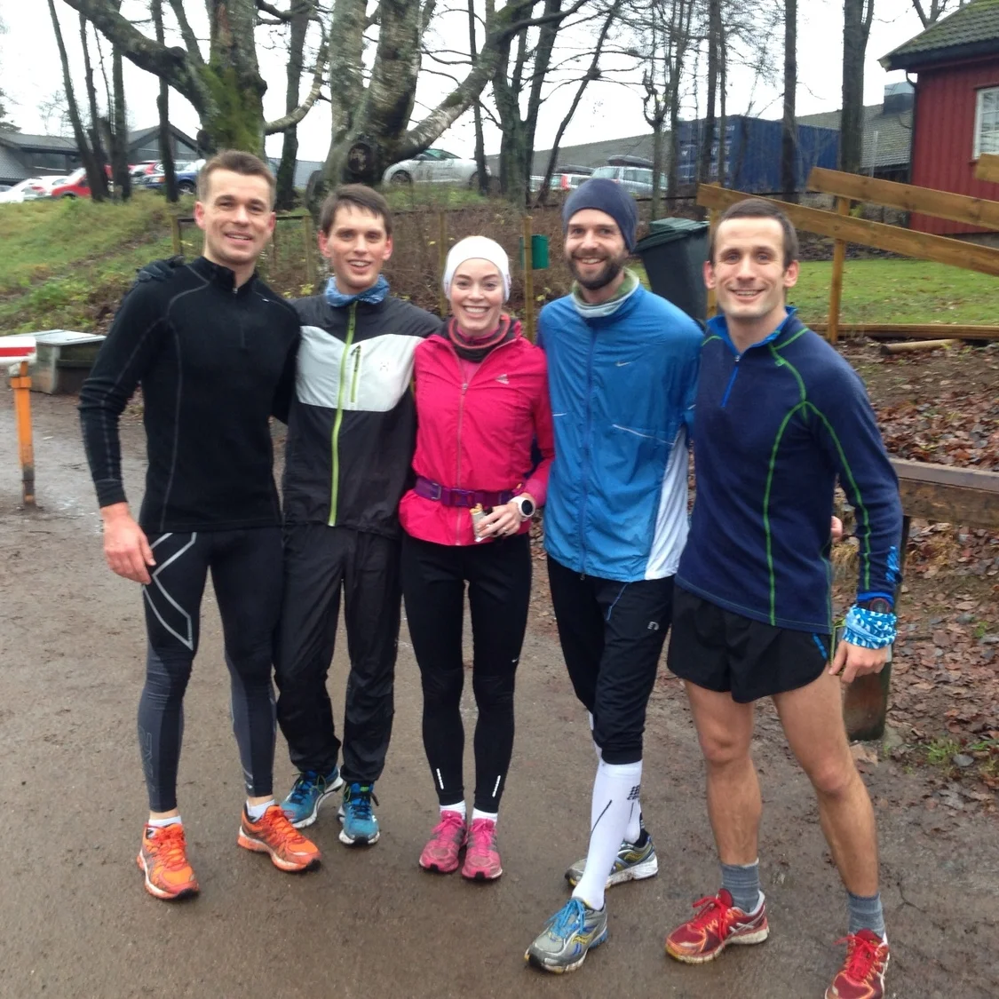 Deltagere på det første Movember Halvmaraton. Fra venstre Carl Edvard Sem, Martin Ørnfjord, Cecilie Isern, Anders Fevik og Daniel Peter Barth.
