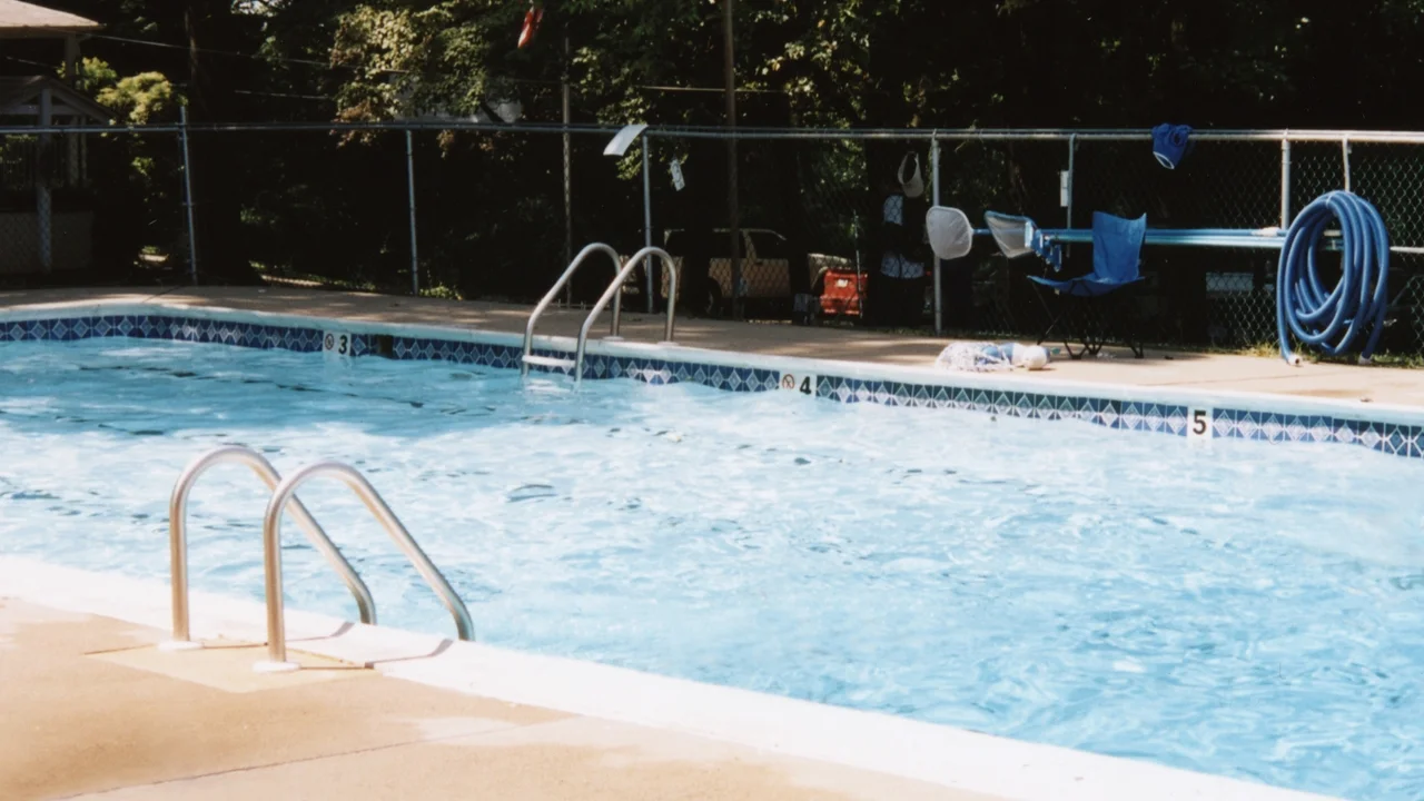 Facilities_Pool_2.jpg
