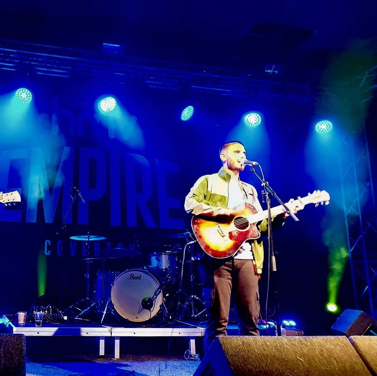 LIVE MUSIC - LEIGHTON TONGUE 