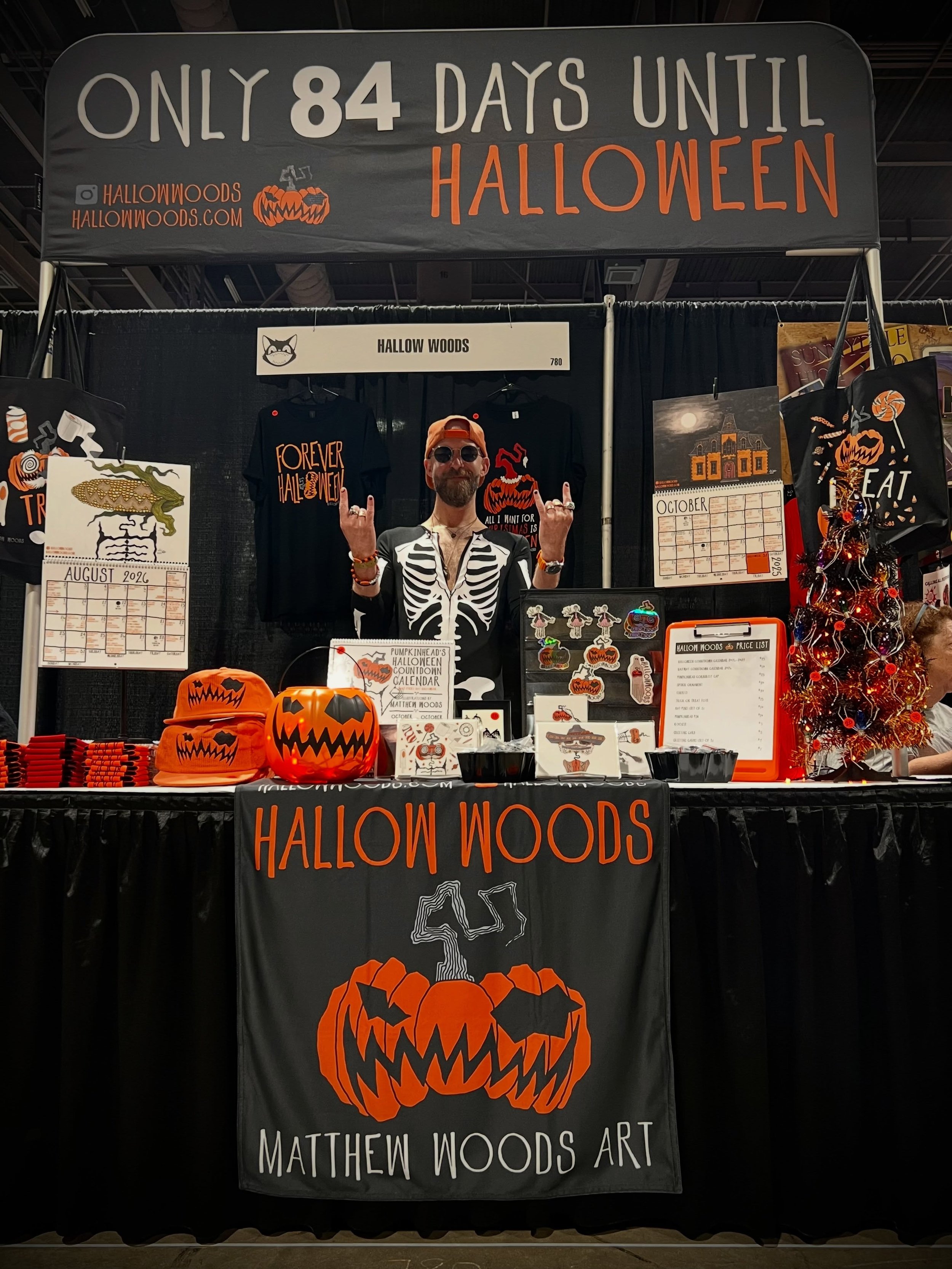✨The real treasure was the friends we made along the way.✨

😘 &hellip;but I&rsquo;m only half kidding. Sure, I go to @midsummerscream to promote and sell my artwork but really I go for the people. Some I know very closely, some I don&rsquo;t know th