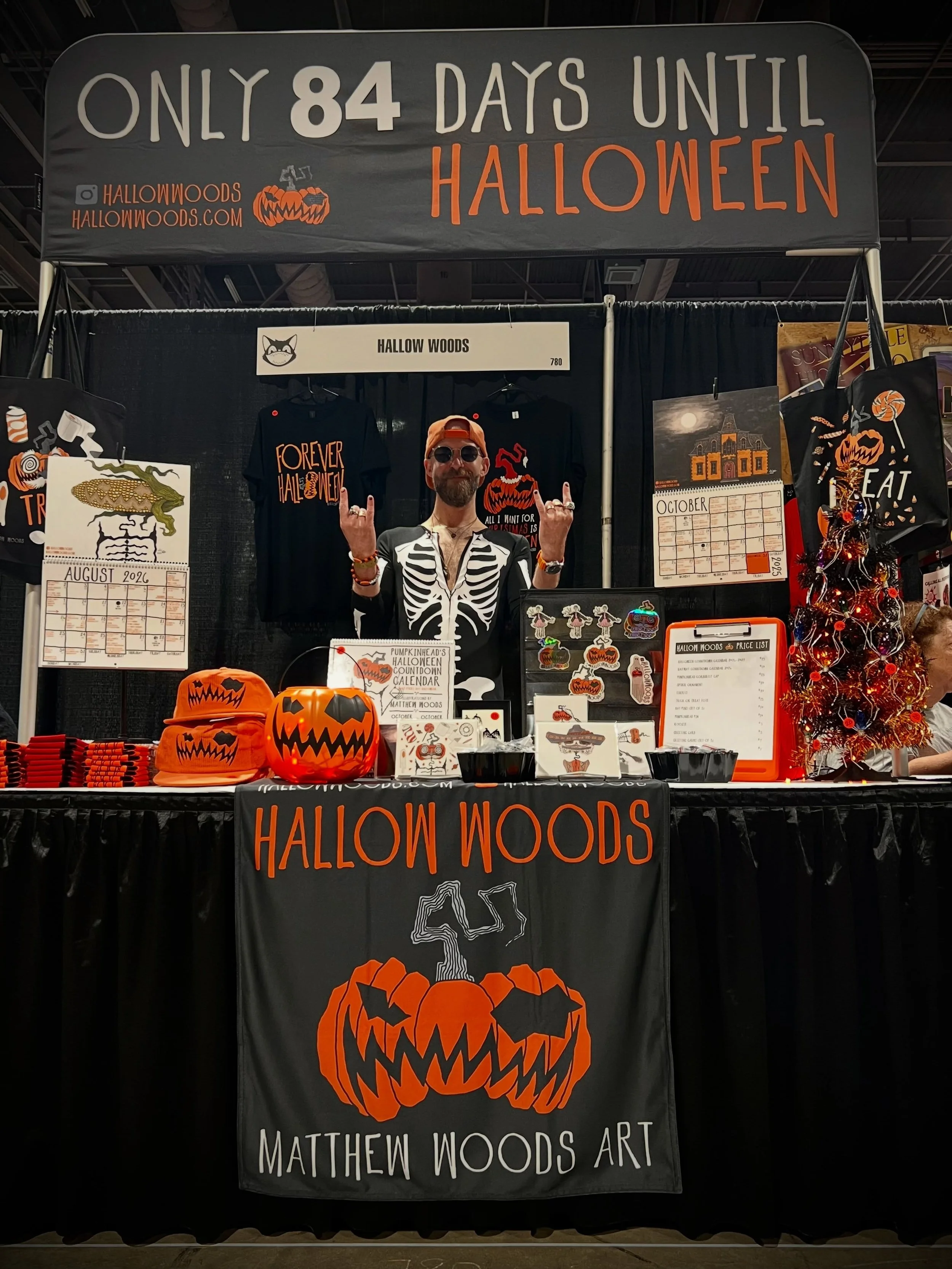 ✨The real treasure was the friends we made along the way.✨

😘 &hellip;but I&rsquo;m only half kidding. Sure, I go to @midsummerscream to promote and sell my artwork but really I go for the people. Some I know very closely, some I don&rsquo;t know th
