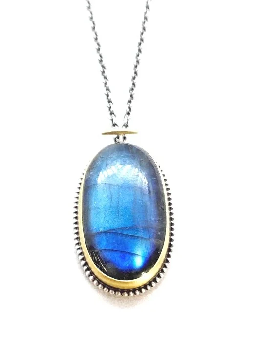 Labradorite in Gold