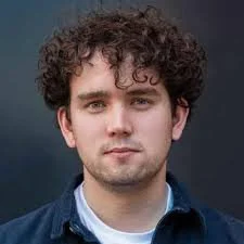 Performing "detunes, drones" at Ohio University