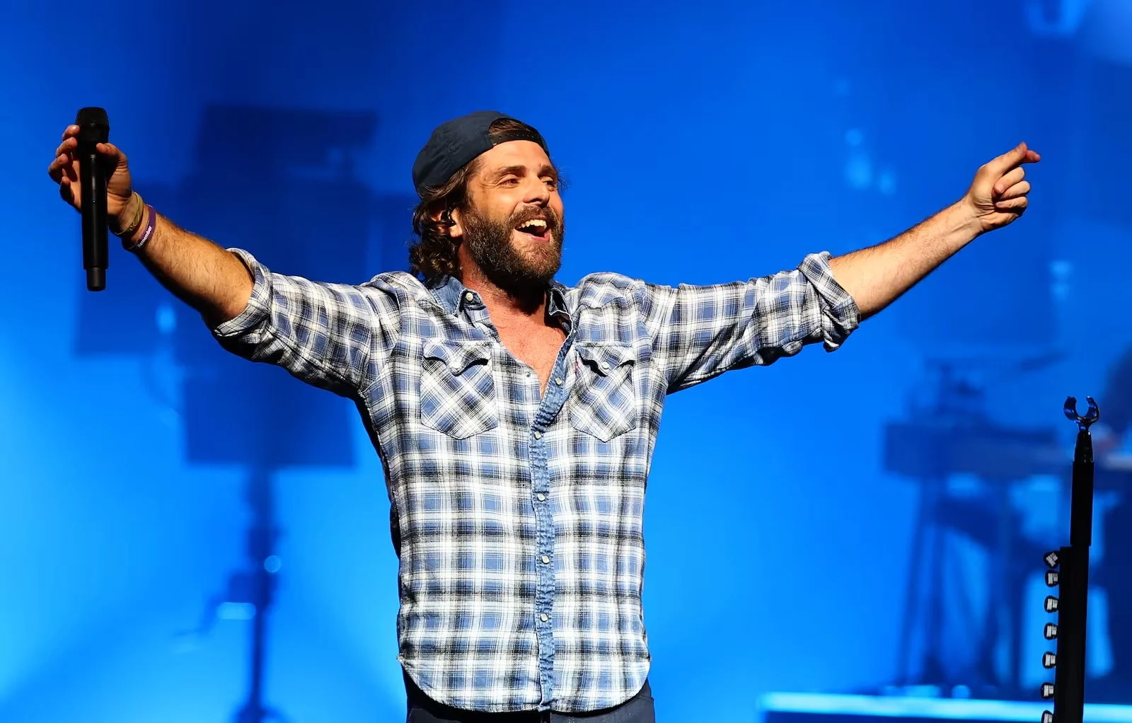 Thomas Rhett ‘Slows Down Summer’ at effortlessly charming Syracuse amphitheater concert (8/22/25)
