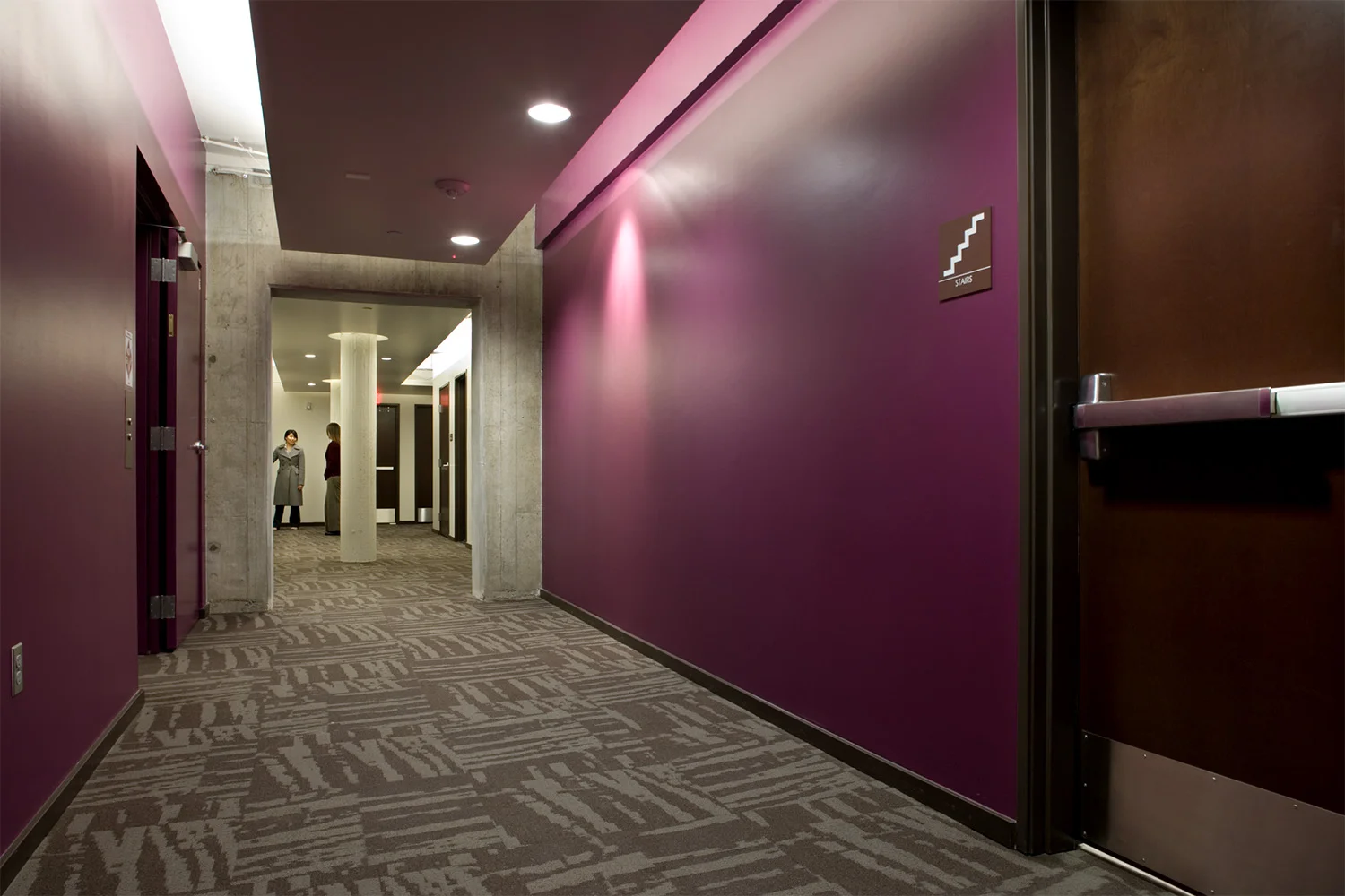 wC hallway.jpg