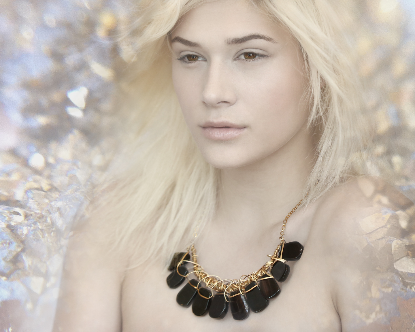 Samantha House Necklace Sabrina
