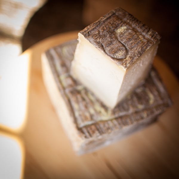 Cavaniola's_10_cheeses_lindsaymorris-3082.jpg