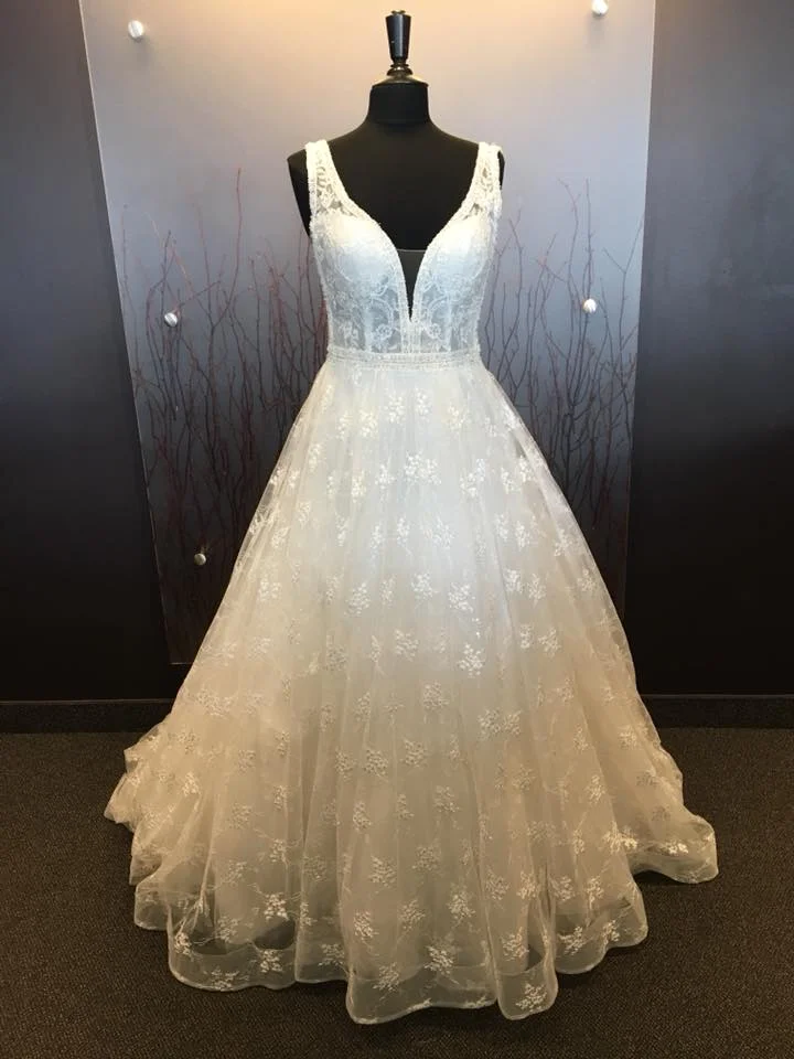 Mon Cheri Wedding Dress
