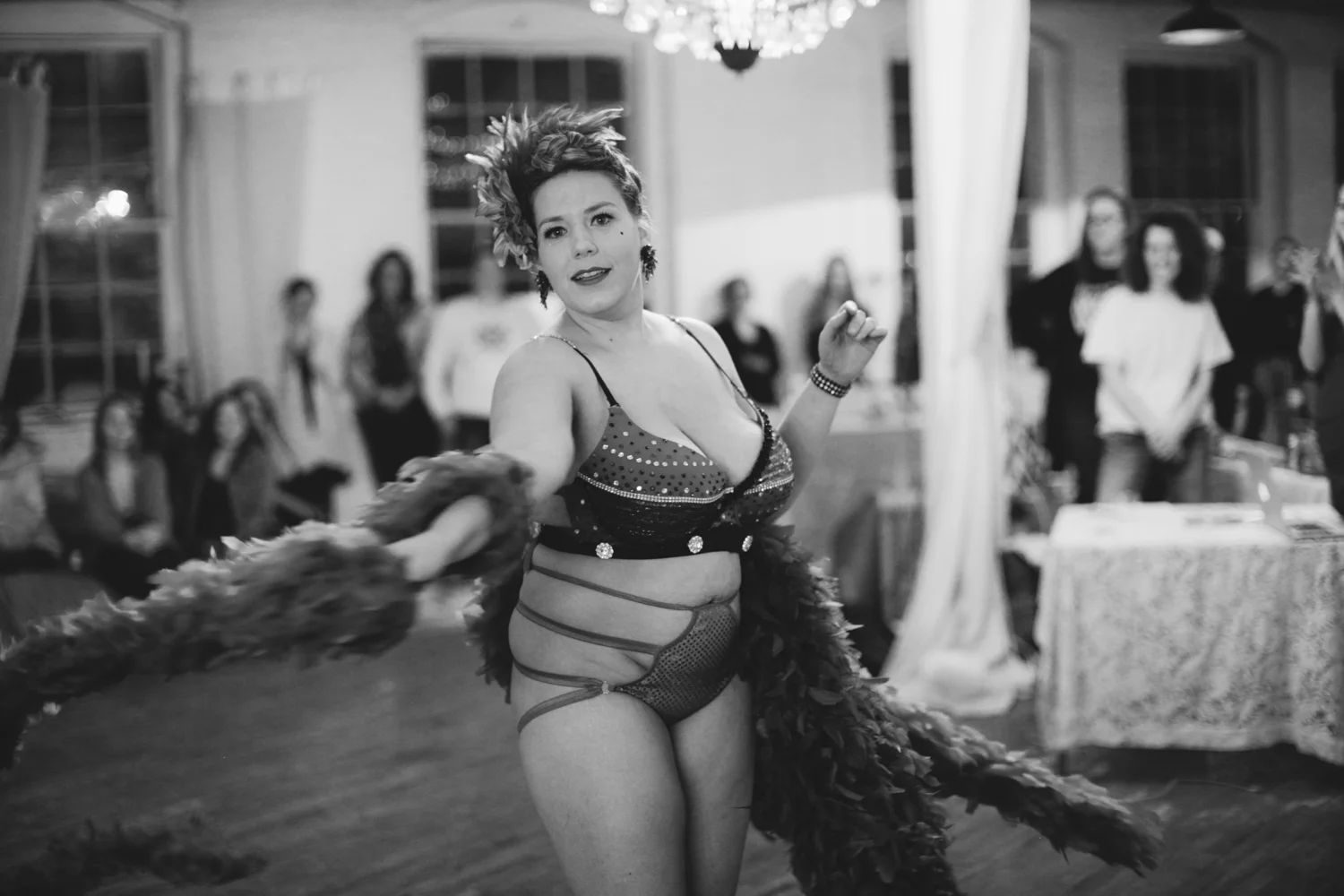 Hedy Harper is always a dream. Her burlesque performances are reminiscent of traditional burlesque. With a both balloon and a feather boa performance, she had tassels twirling! We even had a few betties bouncing to see if they could recreate it!