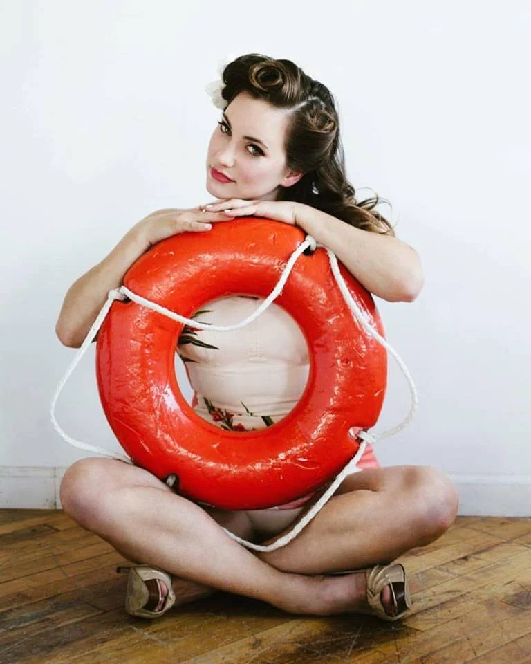 December #SquadBettie Special Edition Session: Retro Pin Up