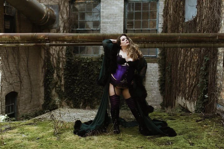 Welp. The overcast weather today is making me miss fall. There, I said it. 🍁

They have Christmas in July, but what about Halloween in July? Can I get an amen? 

I won&rsquo;t stack up things I dislike about summer, but not shooting in the heat is d