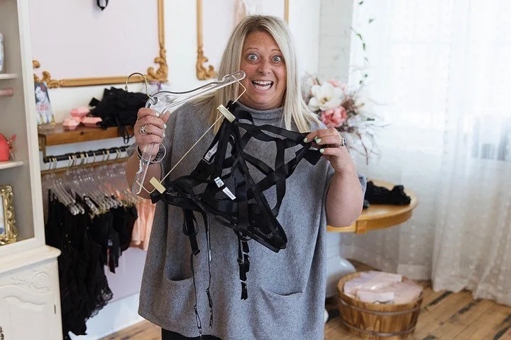 The epitome of a little sassy &amp; a little classy! 🤪
This is a photo of a person who actually embodies those cheesy phrases we know, like "business-oriented" and "fun-loving". 
⠀⠀⠀⠀⠀⠀⠀⠀⠀
As faceted as a gem, Michelle of @michel