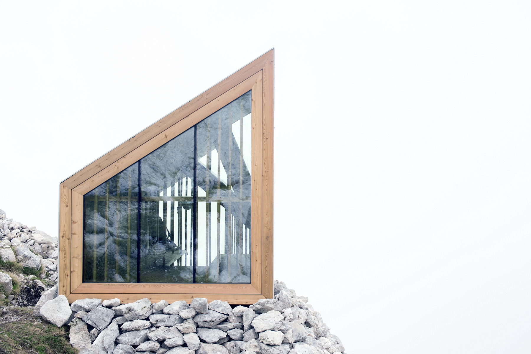 OFIS_ALPINE-SHELTER_PHOTO@JANEZ-MARTINCIC_5.jpg