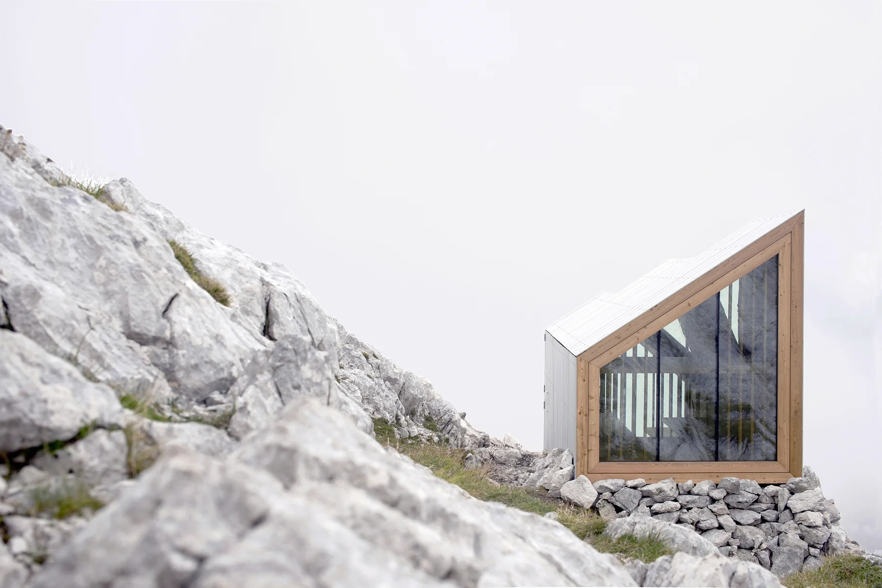 OFIS_ALPINE-SHELTER_PHOTO@JANEZ-MARTINCIC_7.jpg