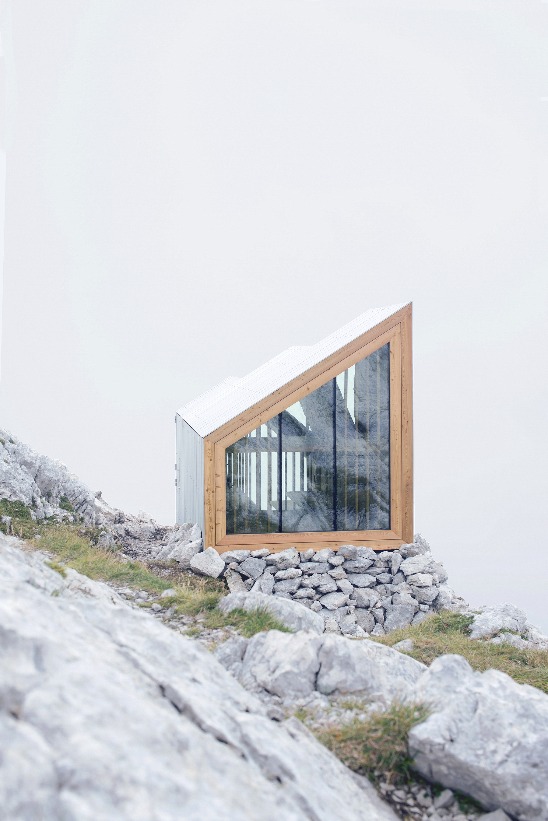 OFIS_ALPINE-SHELTER_PHOTO@JANEZ-MARTINCIC_6.jpg