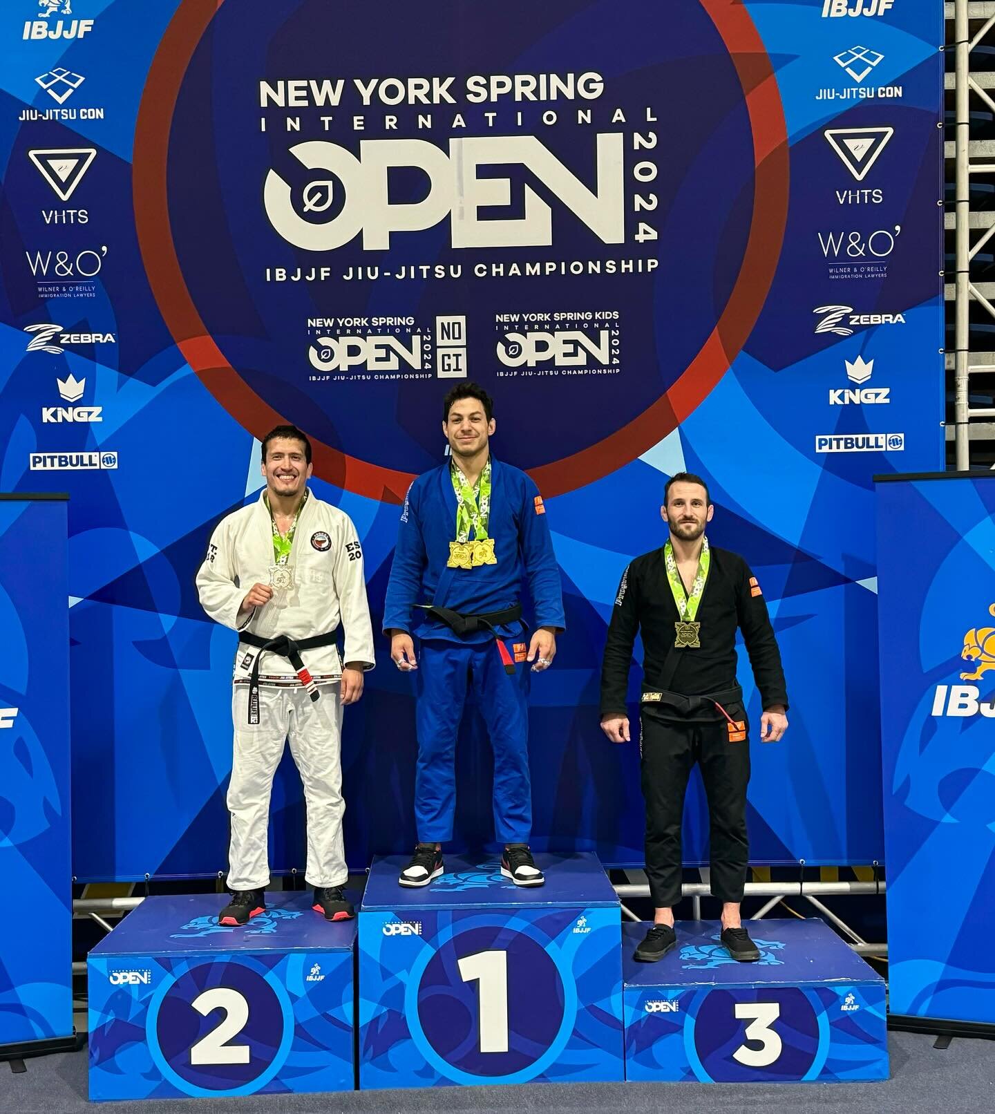 Double Gold 🥇 🥇 pour Prof. Olivier &agrave; New York ! Middleweight M1 + Absolute 

Double Bronze 🥉 pour Prof. David @dav_miller12 Lightweight M1 + Absolute 

👏👏👏👏👏👏👏👏